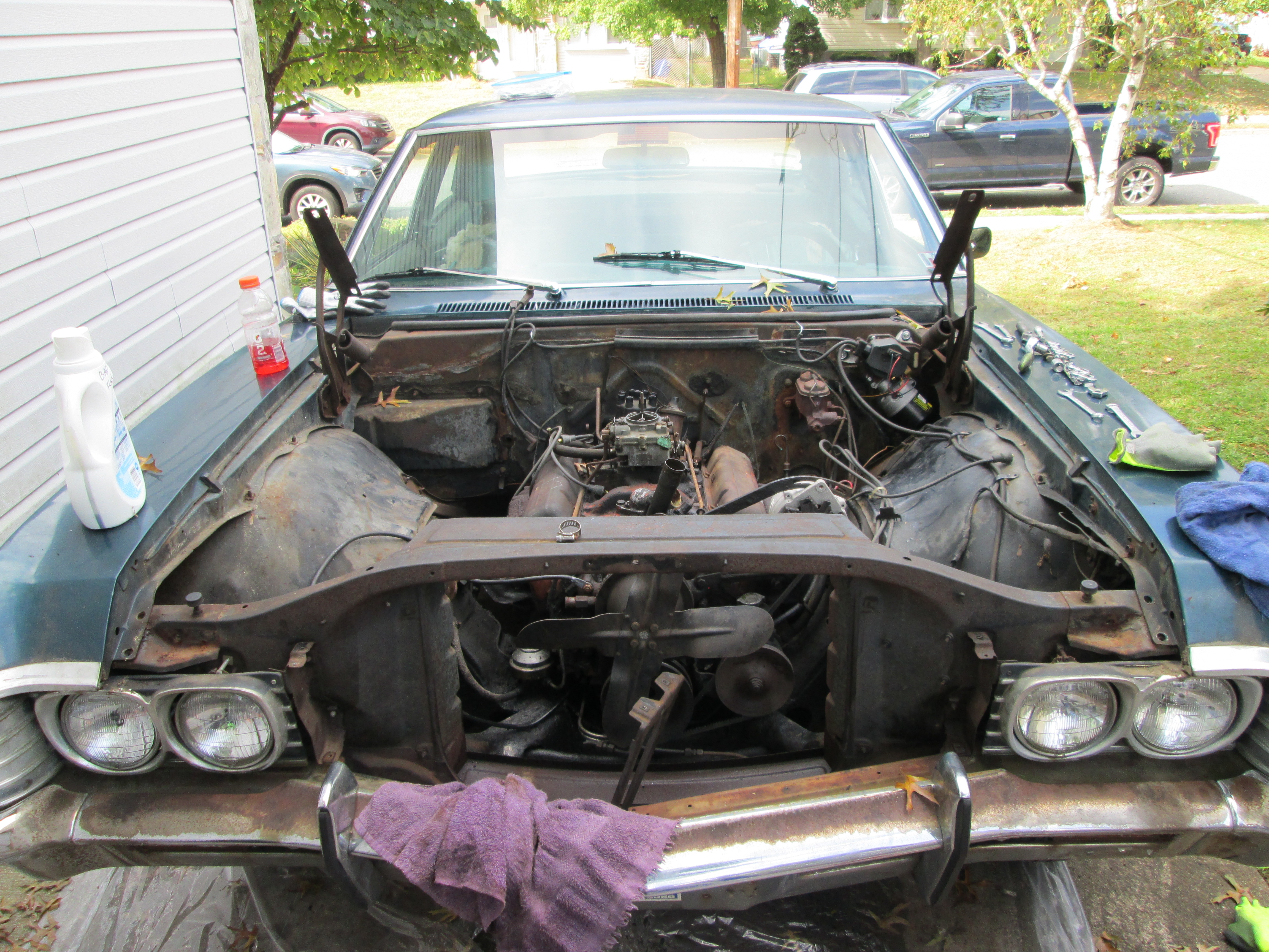 Engine With No   Hood